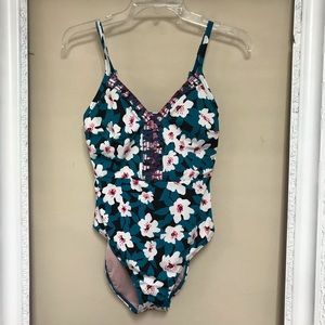 Alyned OnePiece Swimsuit